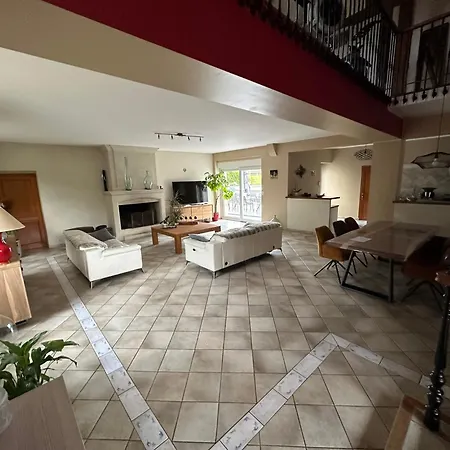 Bed and breakfast Kimy Lunoterie Futuroscope Piscine Et Oyre