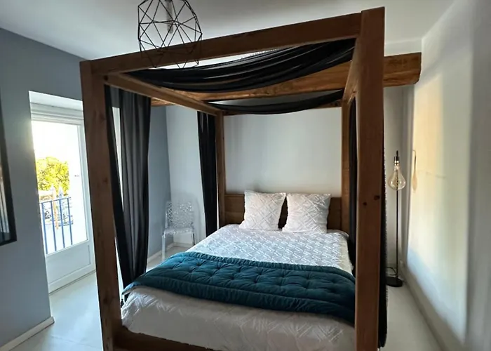 Kimy Lunoterie Futuroscope Piscine Et Bed and breakfast