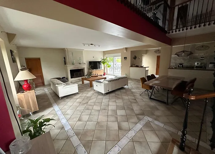 Bed and breakfast Kimy Lunoterie Futuroscope Piscine Et Oyre